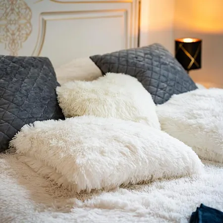 Emperors Elegance شقة *